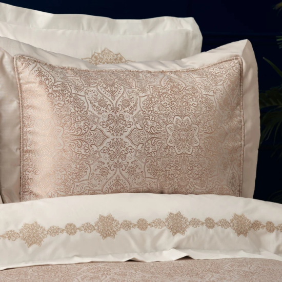 EGE NİRVANA Elden Taksit Alışveriş Merkezi